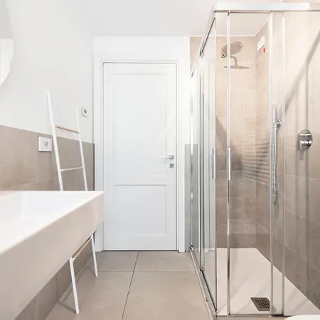 Easylife - - Venini 3 - Di * Como