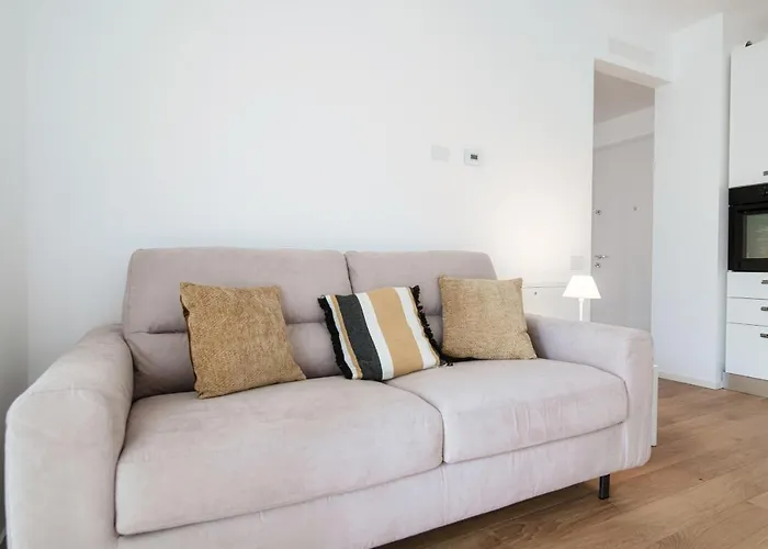 Cozy Joivy 3 With Parking Apartment *